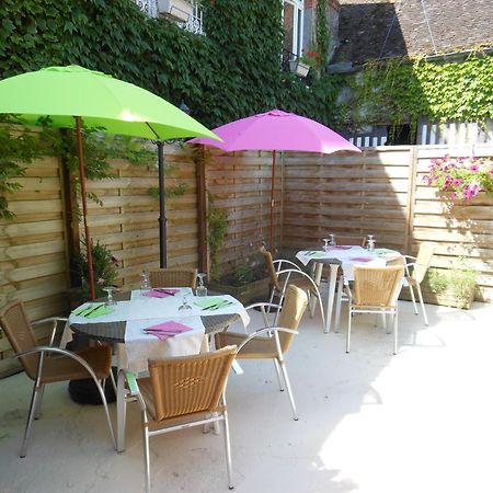 Logis - Hotel Restaurant L'Ecu De France Malesherbes Exterior photo