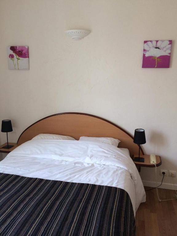 Logis - Hotel Restaurant L'Ecu De France Malesherbes Room photo